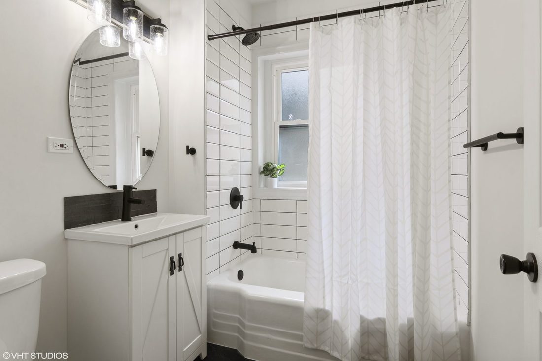 Tubs and surrounds